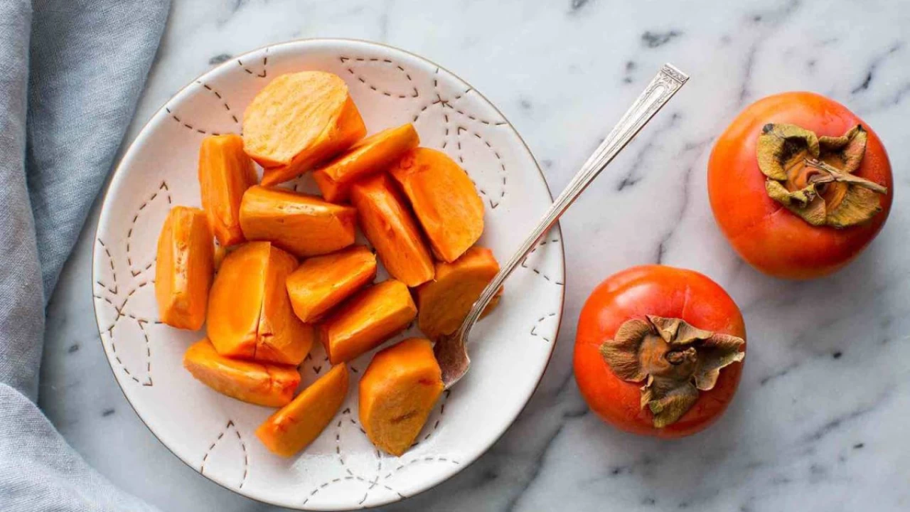 خواص خرمالو و دانستنیهای مفید دیگر درباره میوه خدایان! | عالیفرد