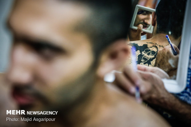 هشدار وزارت بهداشت؛ تتو و پرسینگ مسیر تازه انتقال HIV و هپاتیت